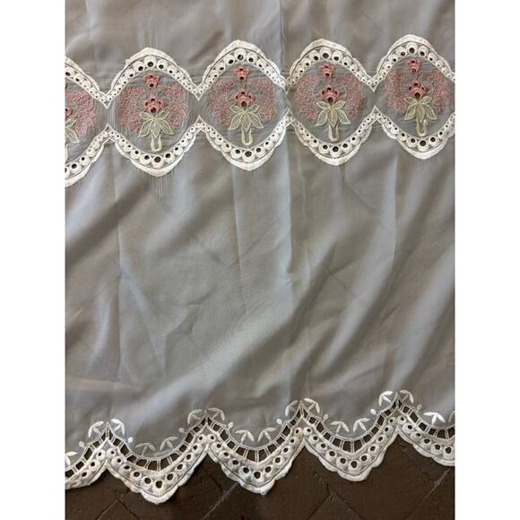 Vintage Embroidered Lace Window Sheer Panels Set of Two - Picture 4 of 6